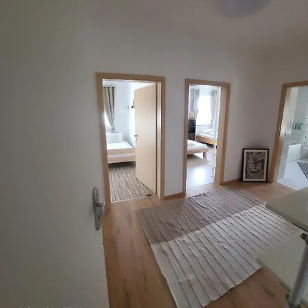 Apartamento 80qm Mit Balkon 3 Getrennte Raeume Schwandorf