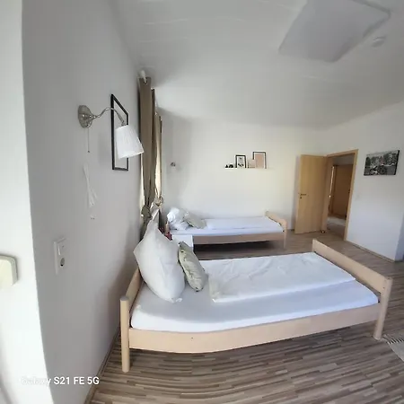 80qm Mit Balkon 3 Getrennte Raeume Apartamento