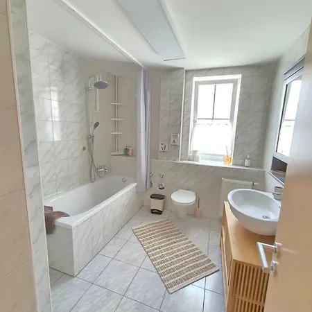 80qm Mit Balkon 3 Getrennte Raeume Apartamento
